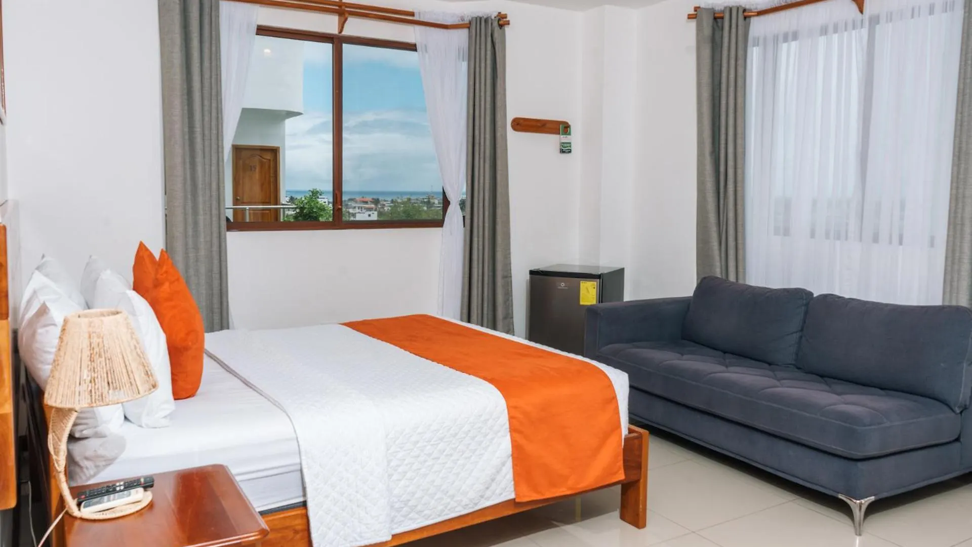 El Descanso Del Guia Puerto Ayora