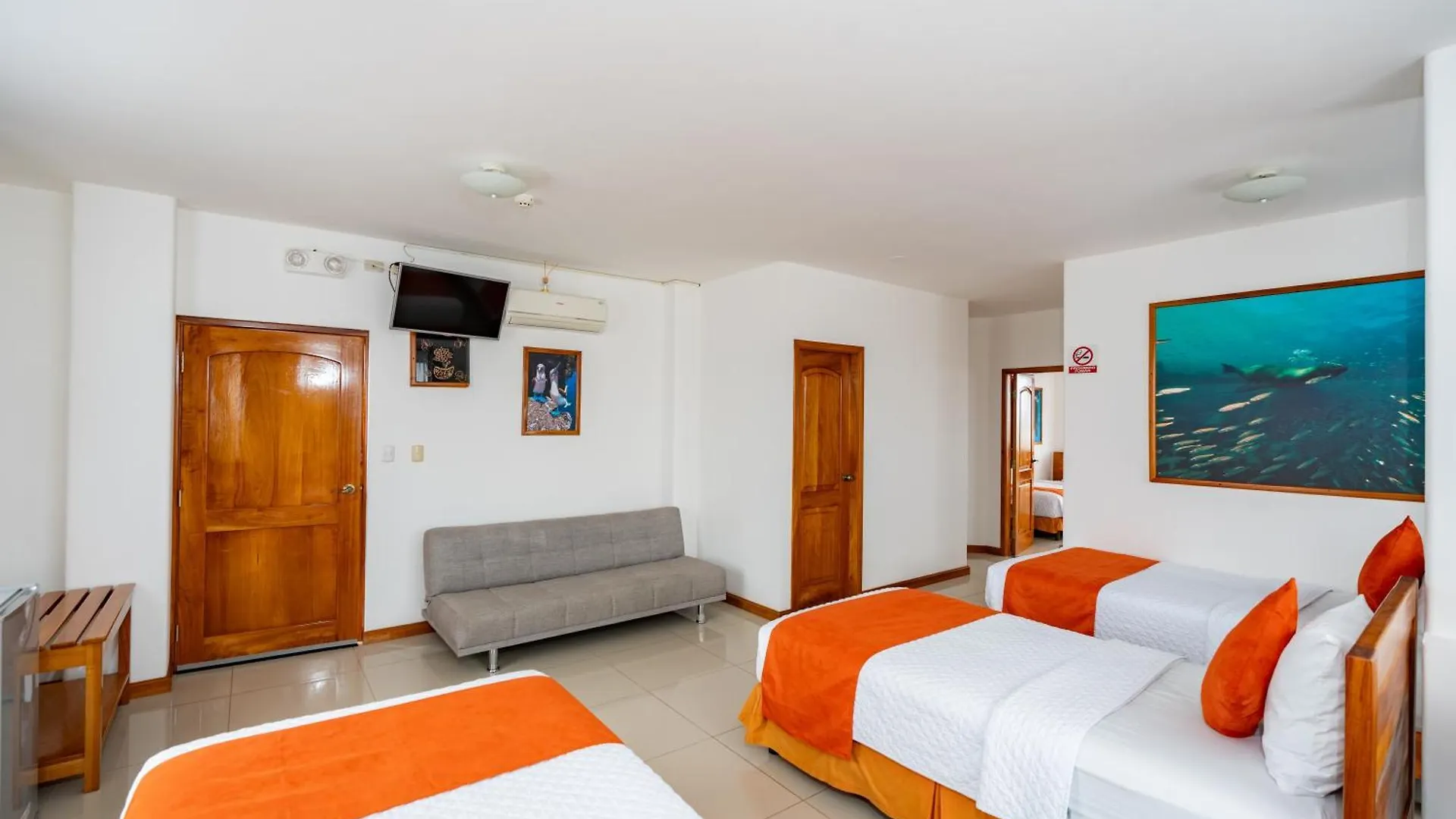 El Descanso Del Guia Puerto Ayora