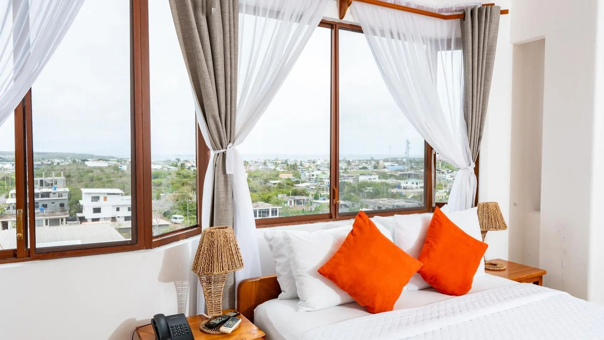 **** Hotel El Descanso Del Guia Puerto Ayora  Ecuador